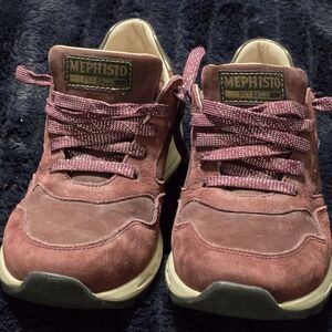 Mephisto Merlot Sneakers with Suede Upper and Matching Laces Women's Sz 7